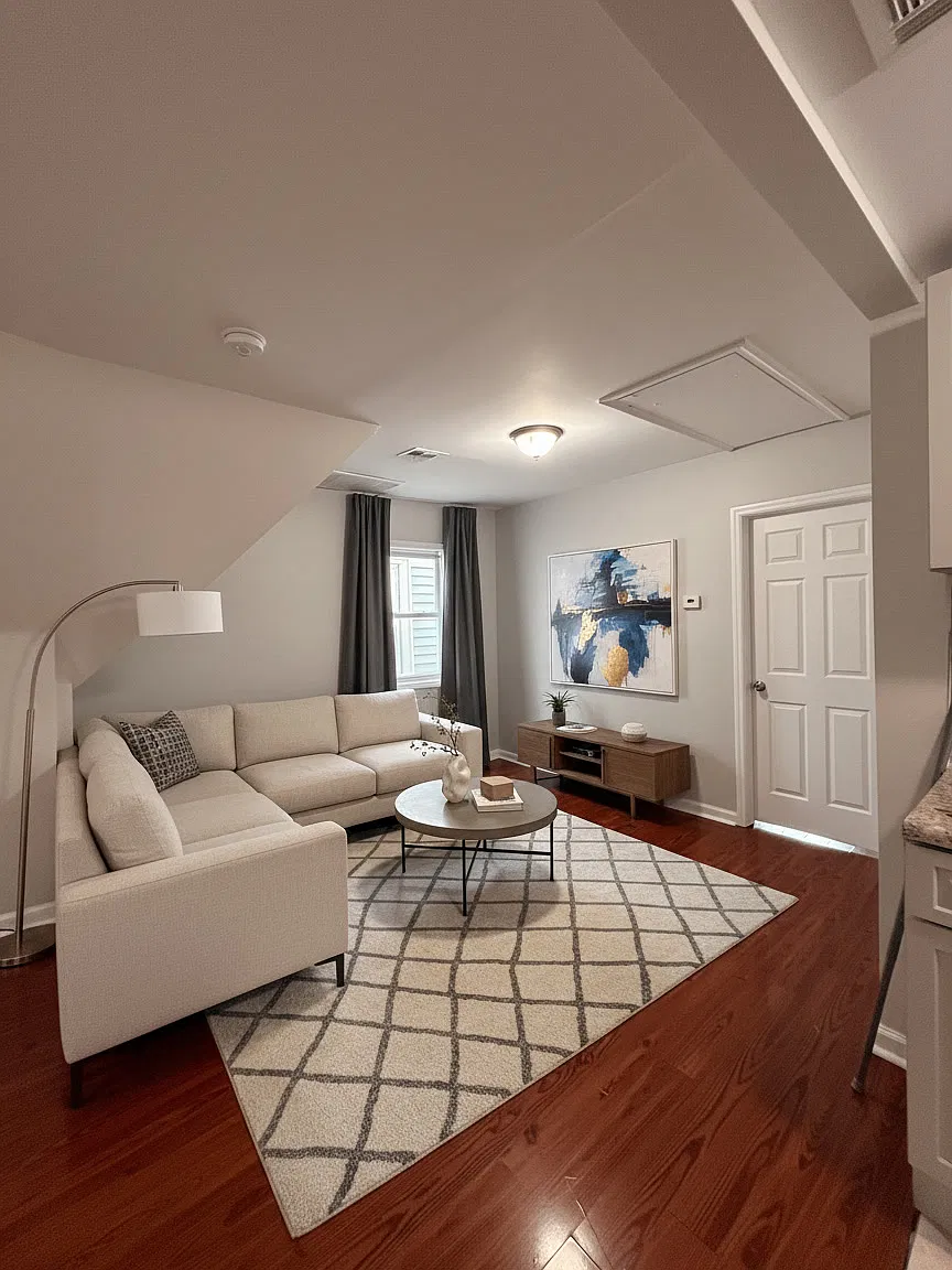 3 bed, $2,100 — Photo 1