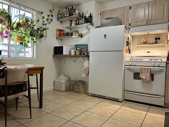 5th image of 866 41st St APT 1