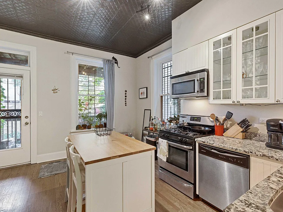 1341 N Maplewood Ave #1