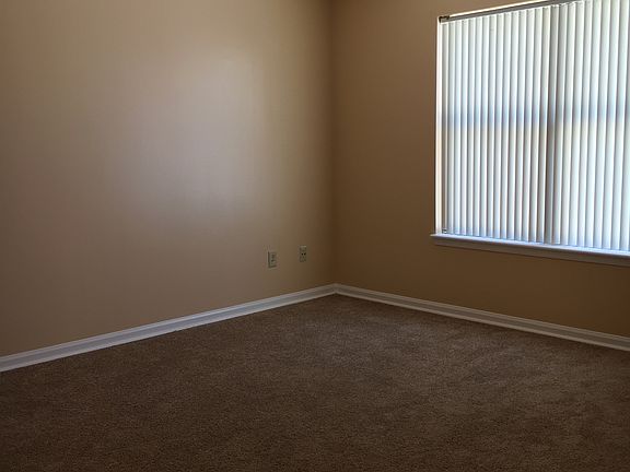 4th image of 2302 Casablanca Ct