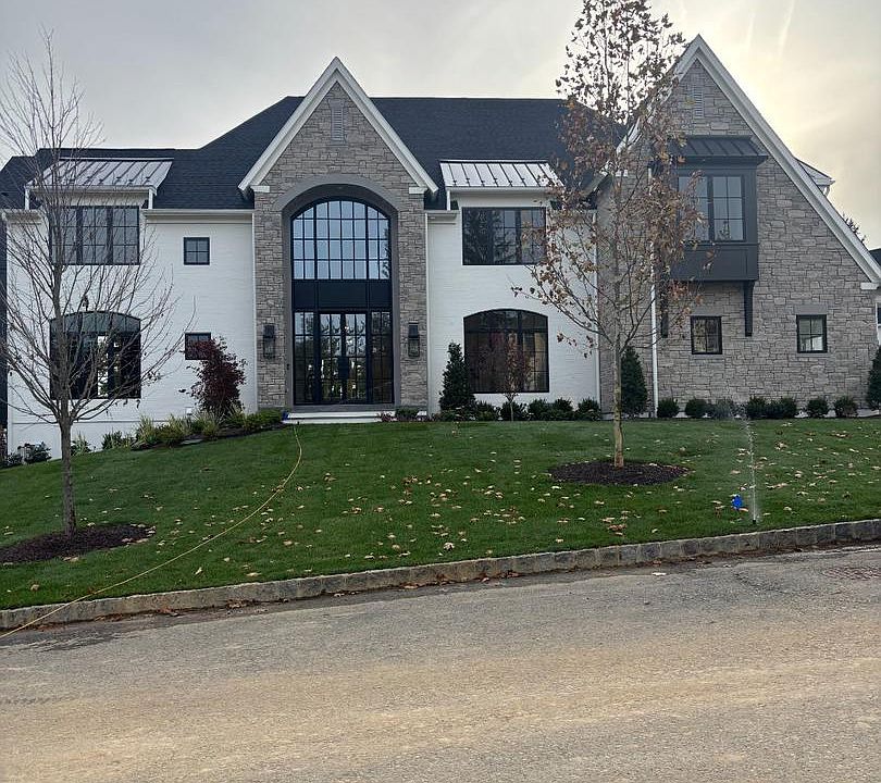 1st image of 7 Lockwood Ln