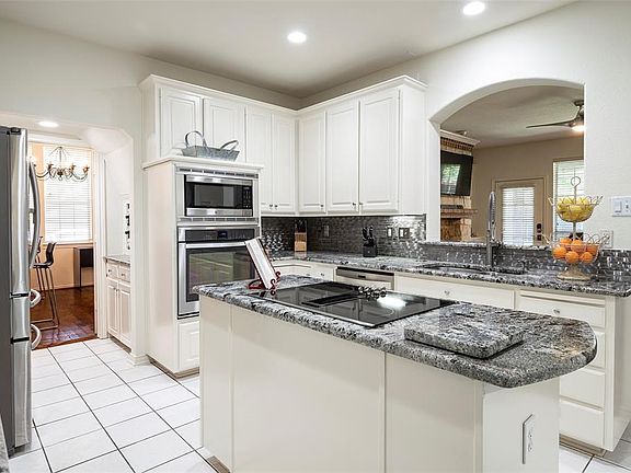 3rd image of 213 Heatherwood Dr