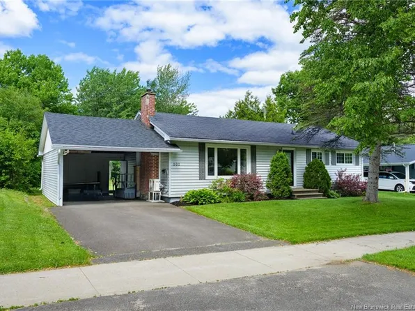 101 Dover Cres, Fredericton, NB E3B 4T8