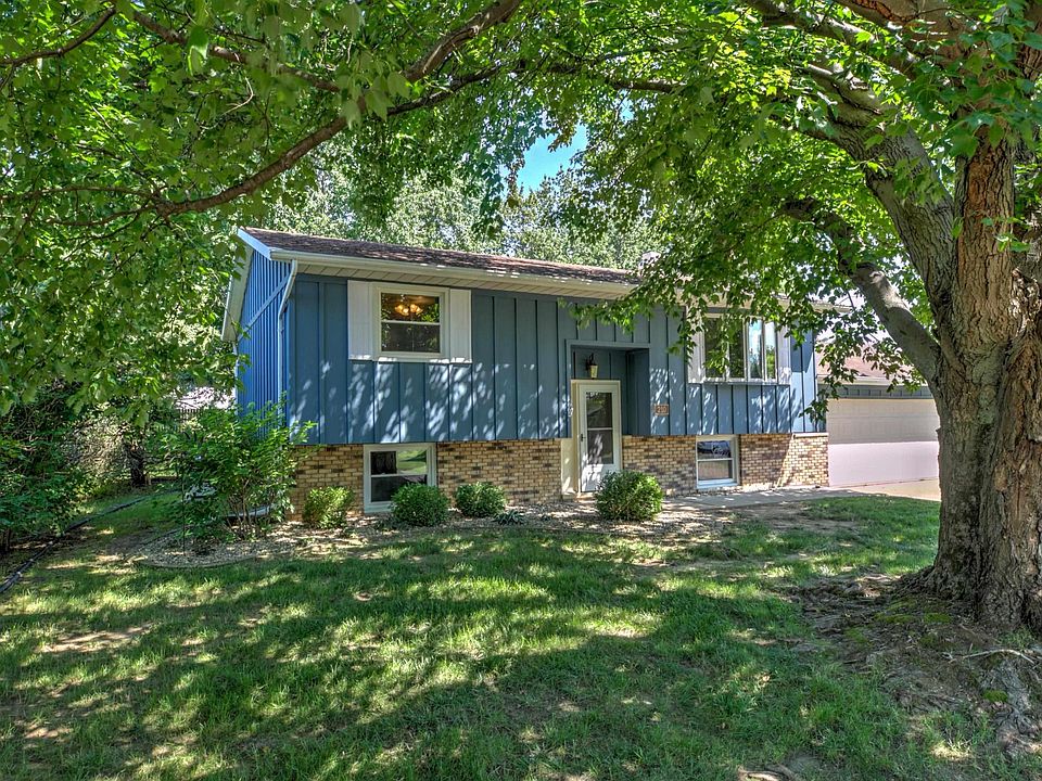1st image of 210 Dutch Ln