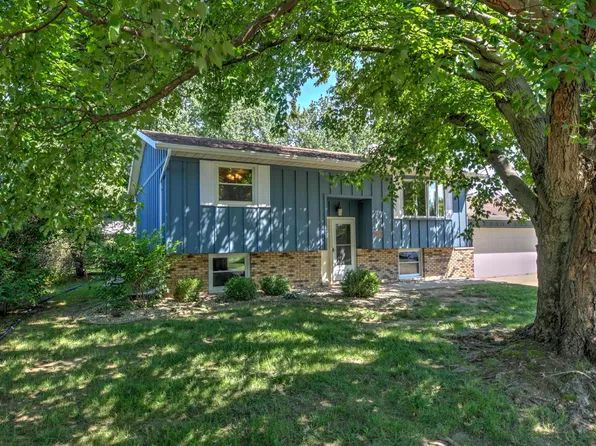 210 Dutch Ln, Metamora, IL 61548
