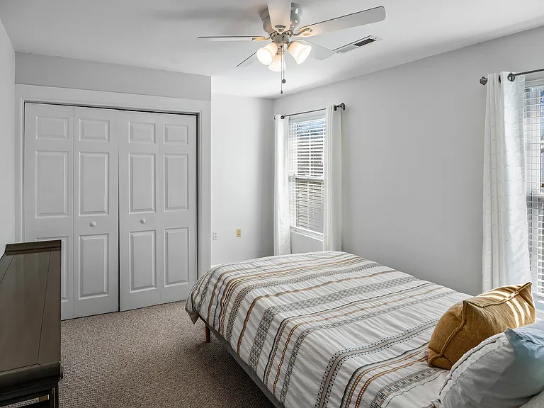 2917 Bellevue St — Photo 16