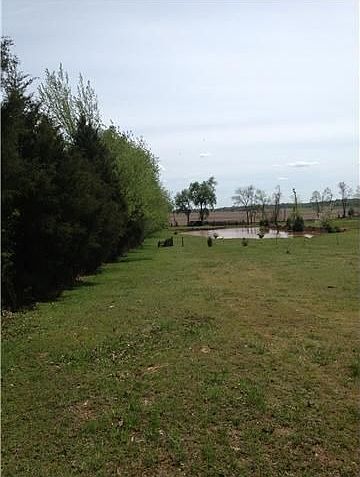 1st image of 911 Dogwood Ln