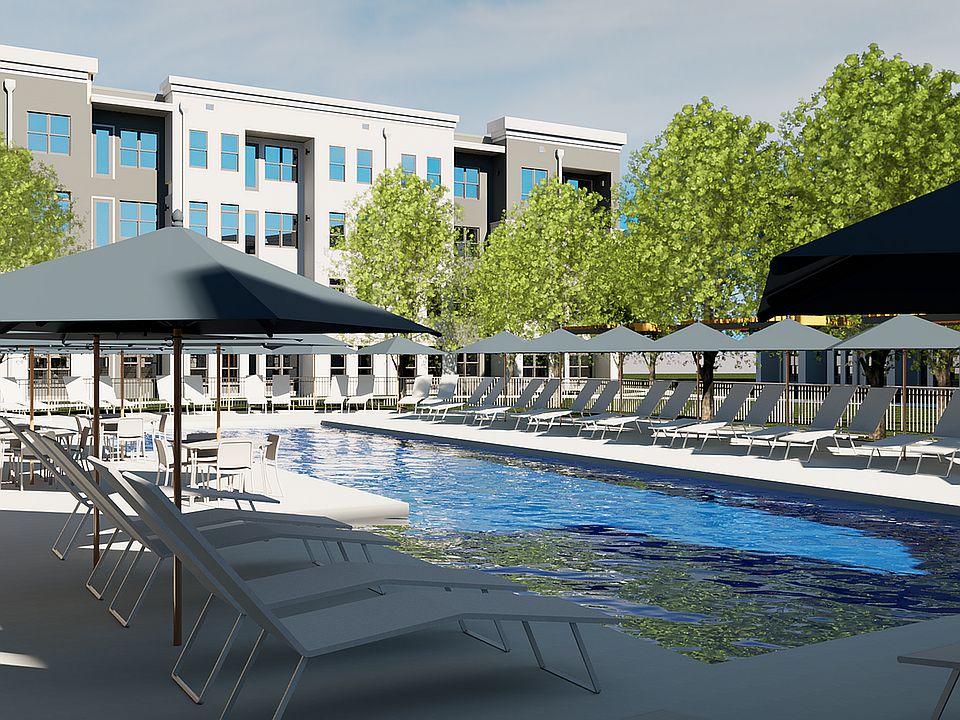 Moores_Edge_Community_Pool