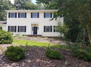 104 Burrows Rd, Jamestown, NC 27282