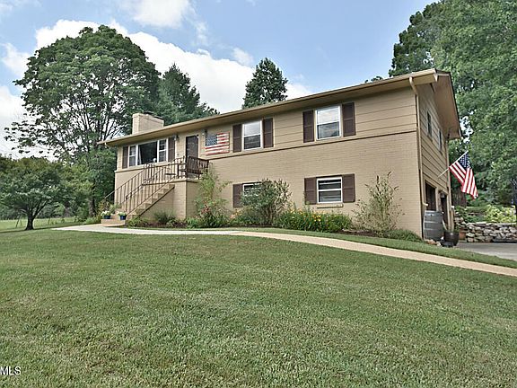 2nd image of 8129 Rogers Ln