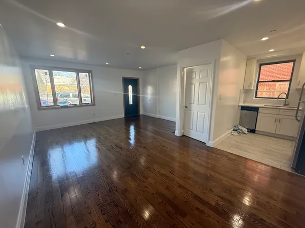 4616 162nd St, Flushing, NY