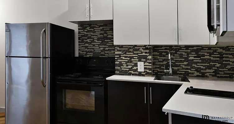 Rented by Batra Group Inc | media 14