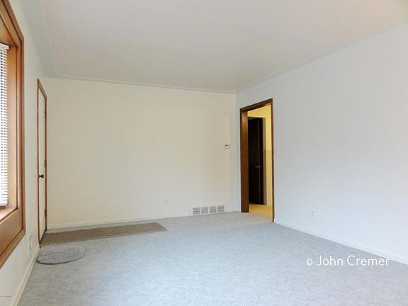 5th image of 496 Kenton St SE