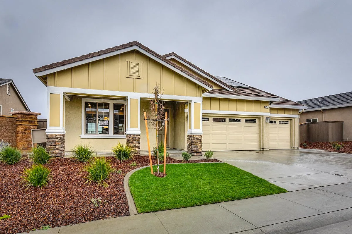 2243 Ranch View Dr photo 1