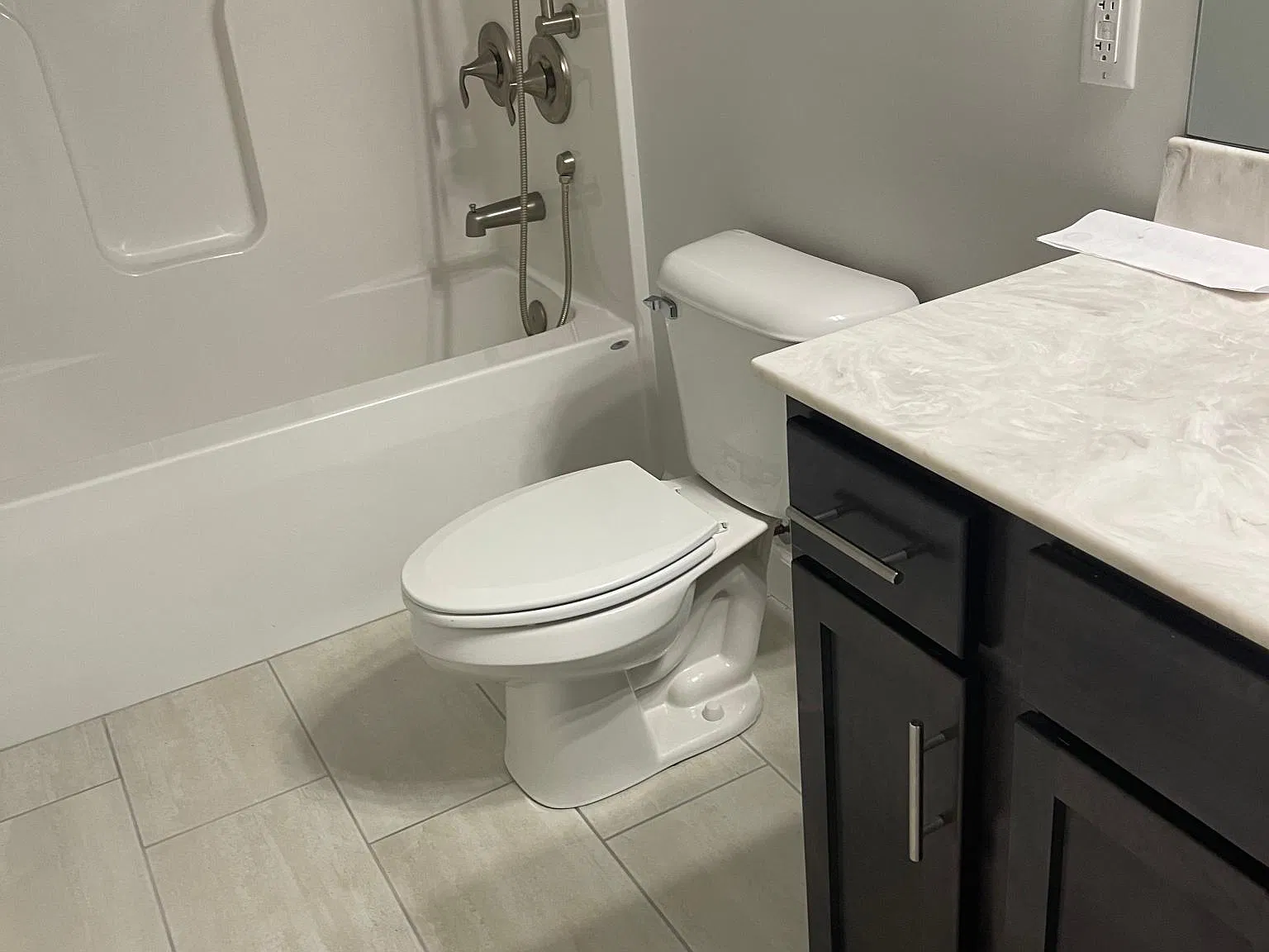 4 bed, 2700 sqft, $2,700 — Photo 3