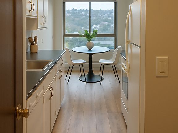 4th image of 2516 14th Ave W APT 208