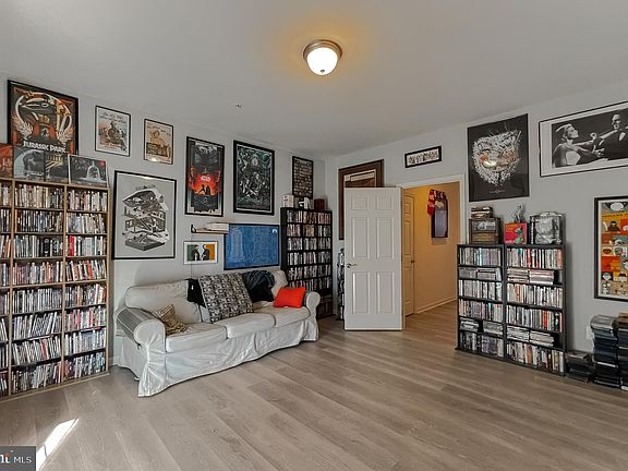 5th image of 44547 River Otter Dr