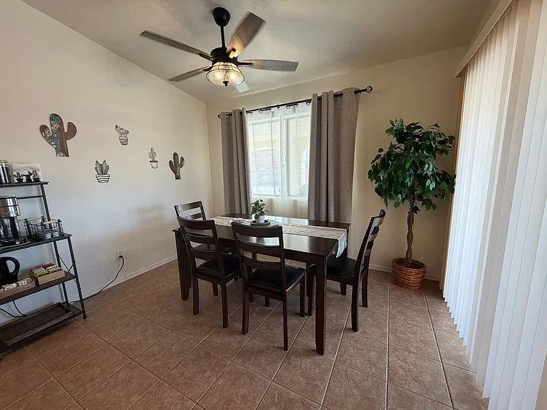 2416 N Ridge Ave — Photo 13