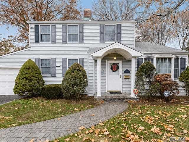 1st image of 209 Lexington St