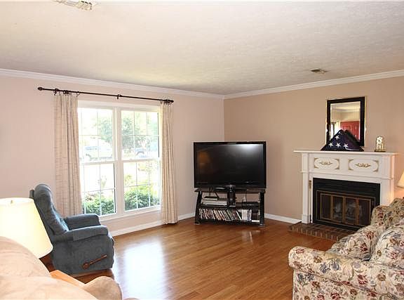 2nd image of 300 Sussex Ct