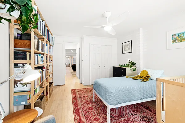 Sold by HomeDax Real Estate | media 9