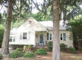 22 Orchard Rd, Middlesex, NJ 08846