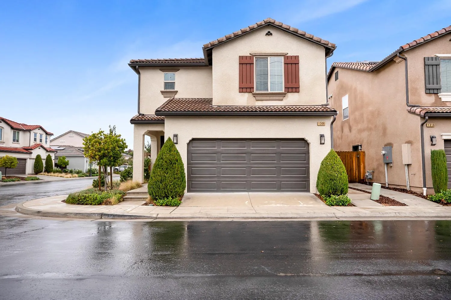 1306 E Via Dorata Way photo 1