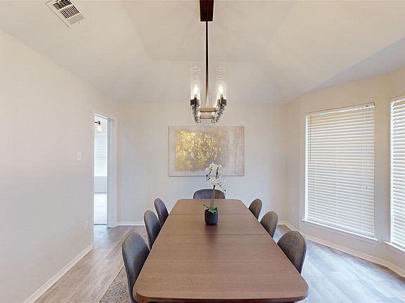 5th image of 1010 Fairhaven Dr