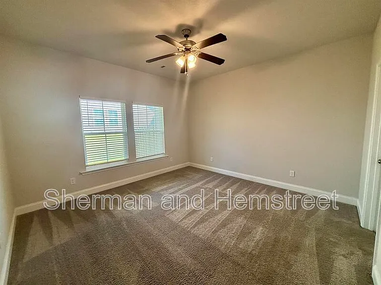 1101 Clareton Dr — Photo 10