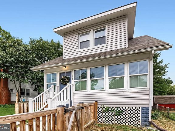 3rd image of 299 Lavern Ave