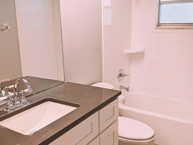 9502 Graystoke Ln — Photo 5