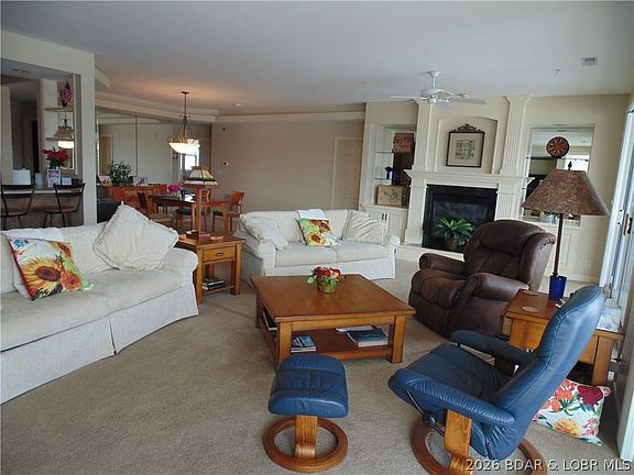 2nd image of 895 Summer Place Dr #4B