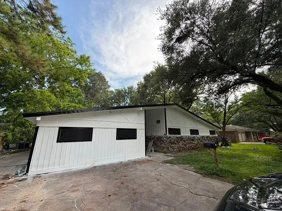 7735 Coburn Dr