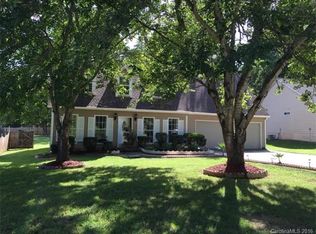 8817 Brookstead Dr, Charlotte, NC 28215