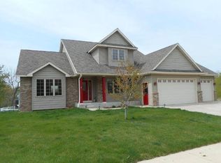 3112 Acorn Trl, Faribault, MN 55021