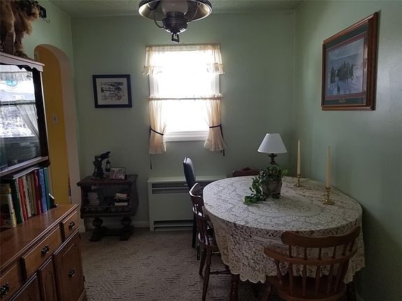 3rd image of 735 Kenwood St