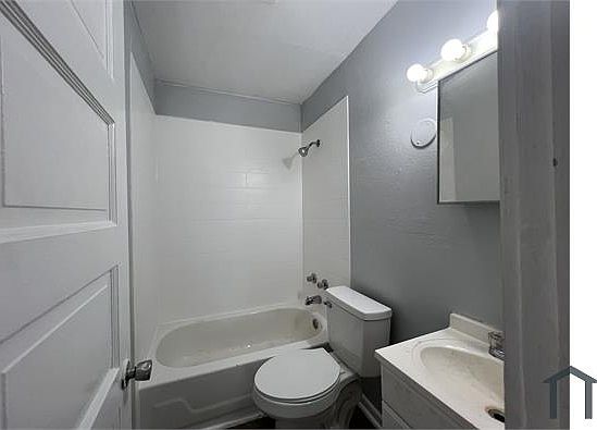 3rd image of 38708 South Ave