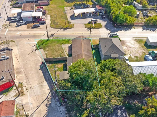 804 W Main St, Baytown, TX 77520