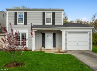 3S100 Birchwood Dr, Warrenville, IL 60555