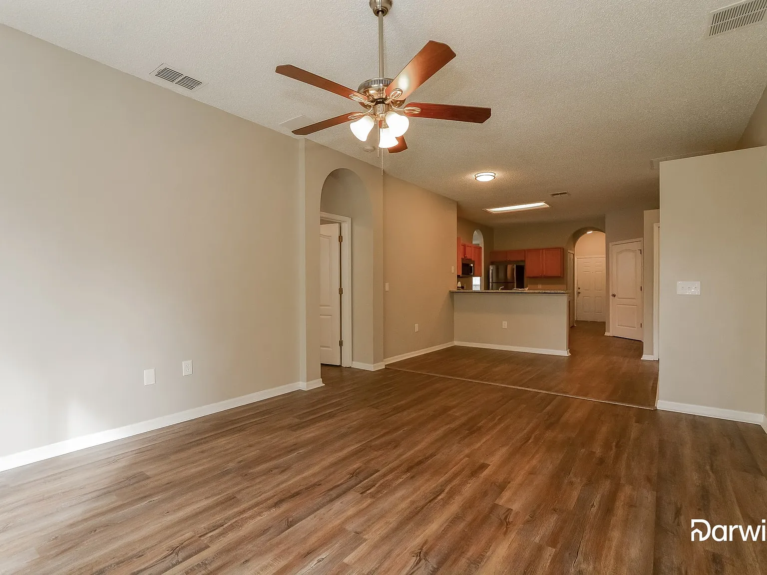 4 bed, 2.0 bath, 1845 sqft, $2,575 — Photo 3