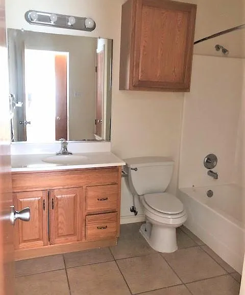 215 N McCampbell St — Photo 5
