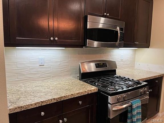 5th image of 286 W Sparkleberry Ave