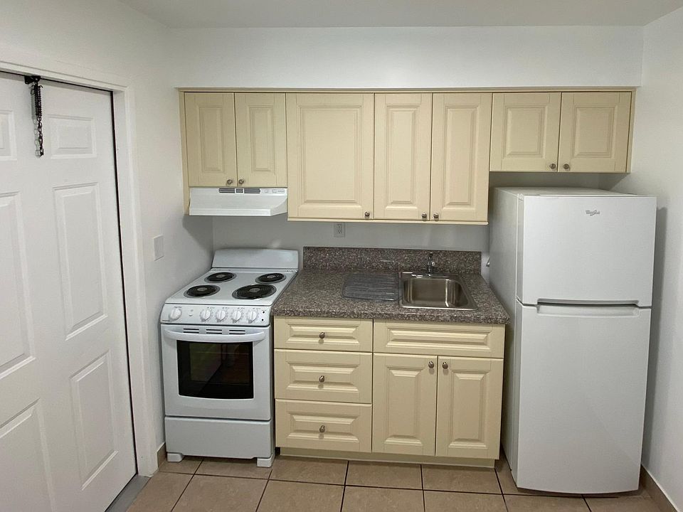 Kitchen with the second door showing