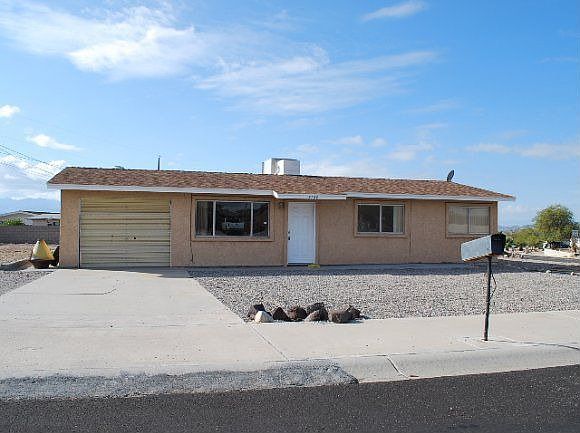 1st image of 2160 Holly Ave