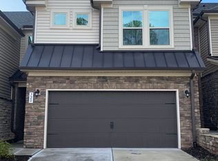 720 Lampwick Ln, Cary, NC 27513