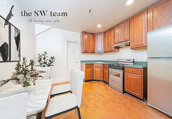 3rd image of 321 W 80th St APT 1