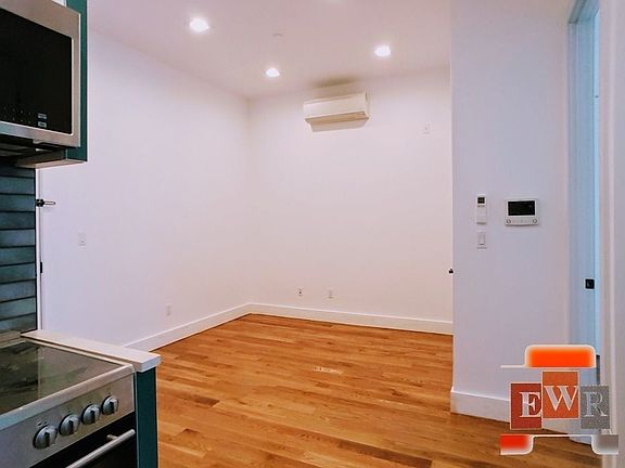 3rd image of 509 Vanderbilt Ave #A3