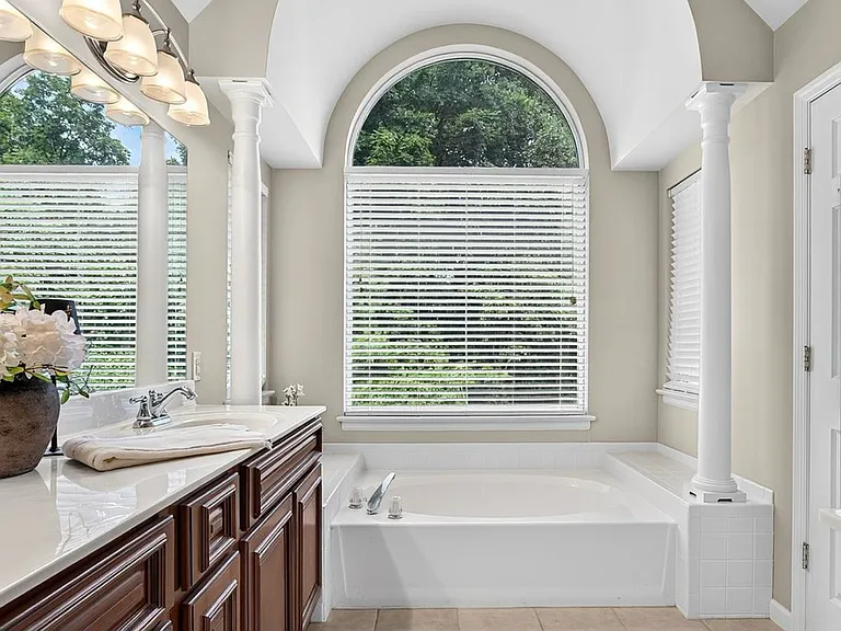 1307 Norwood Hills Dr — Photo 10