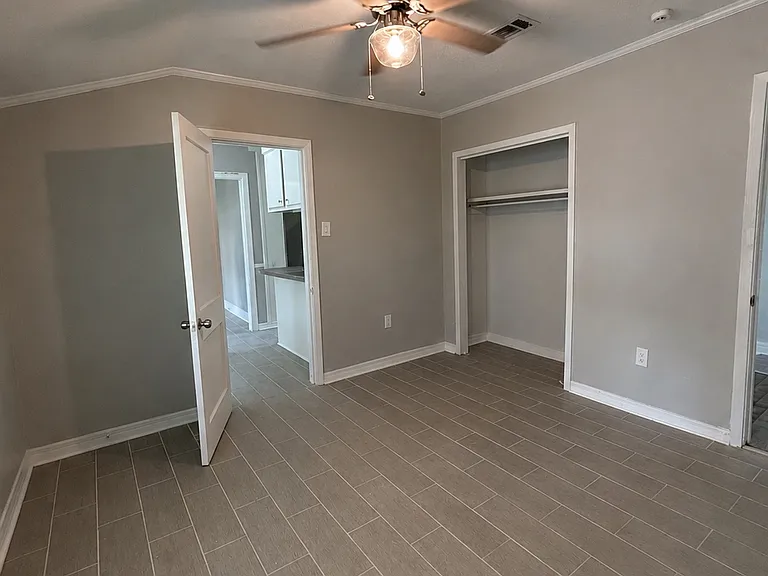 Maplewood Dr — Photo 14