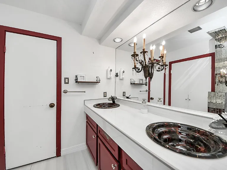 7877 Kendalia Dr — Photo 39